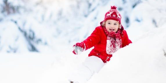 Freddo e bambini: perché stare al chiuso aumenta il rischio di malattia