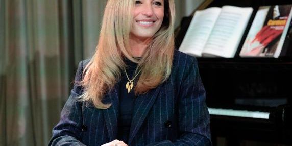 Beatrice Venezi denuncia l'anarchia nella gestione del Teatro La Fenice