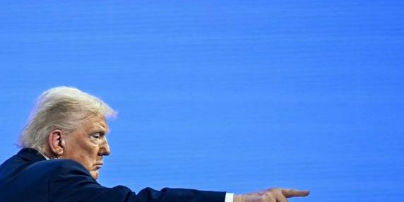 Trump confonde l'Islanda con il calo del mercato: un lapsus