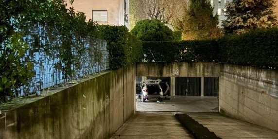 79enne muore in incidente a Milano: veicolo perde controllo e colpisce box in via Ovada