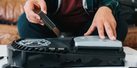 Come rimuovere polvere e sporco da computer e console: guida pratica alla pulizia e alla sicurezza