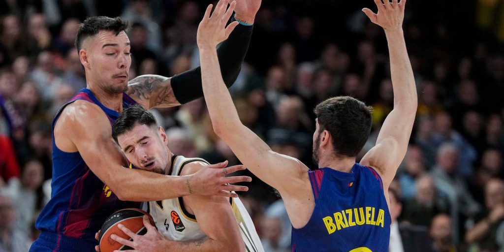 Xavi Pascual torna al Palau Blaugrana e guida il Barça alla vittoria contro l'Asvel Villaurbanne