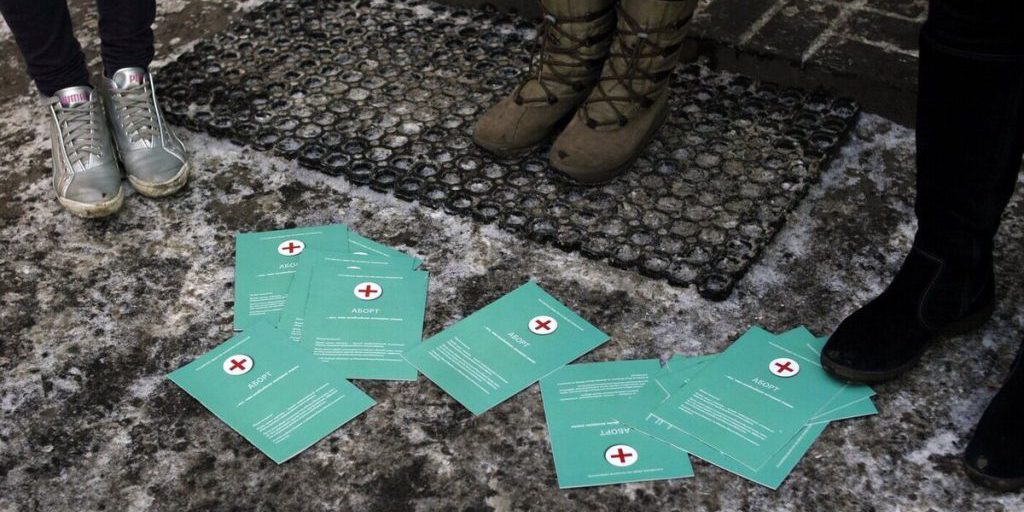 Russia propone l'espulsione di stranieri che incoraggiano l'aborto