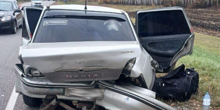 Водитель «Daewoo» не уступил дорогу: на трассе Р-22 пострадала семья с детьми