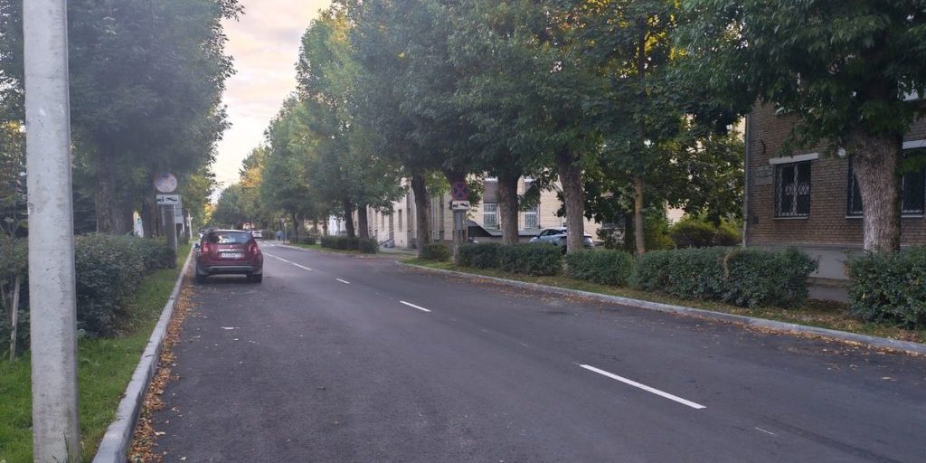 Restauro della strada a Gatchina ultimato migliorando la sicurezza e la qualità della vita dei cittadini