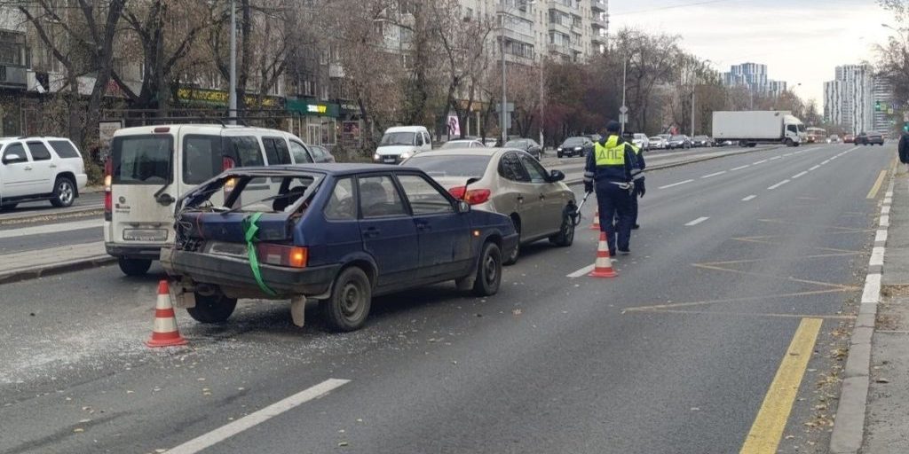 16-летняя пассажирка автомобиля пострадала в ДТП в Екатеринбурге