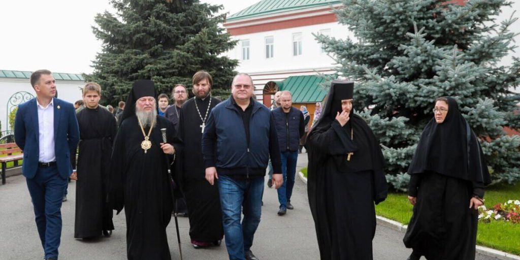 Губернатор Пензенской области посетил освящение восстановленного храма в Наровчатском районе