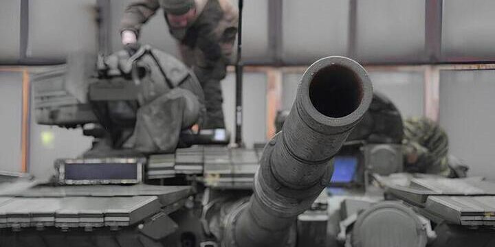 Scontro tra carri armati: il T-72Б3М russo distrugge un Leopard tedesco in Ucraina