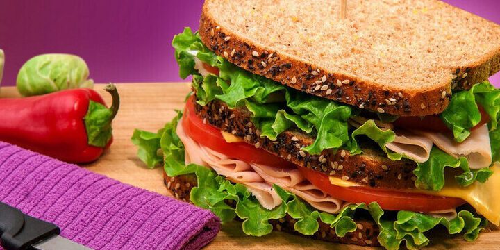 Una Scelta Salutare: Il Pane Integrale con Lingua di Manzo come Alternativa ai Panini con Salume