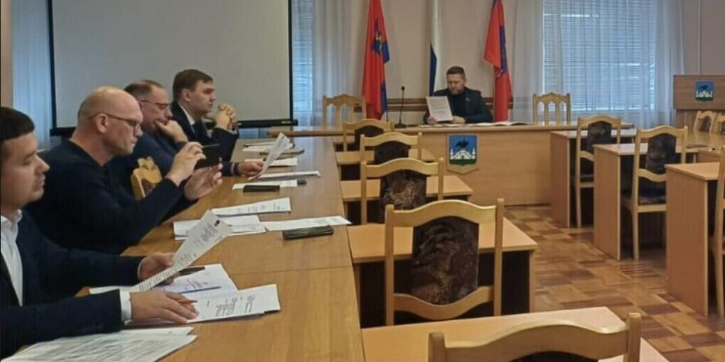 В Орле у депутатов возникли сомнения в своевременном завершении ремонта школы №29