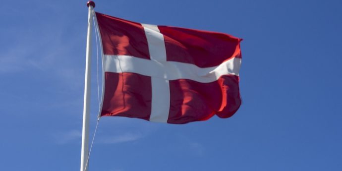 La Danimarca intensifica la sorveglianza sui petroliere per contrastare le manovre elusive della Russia