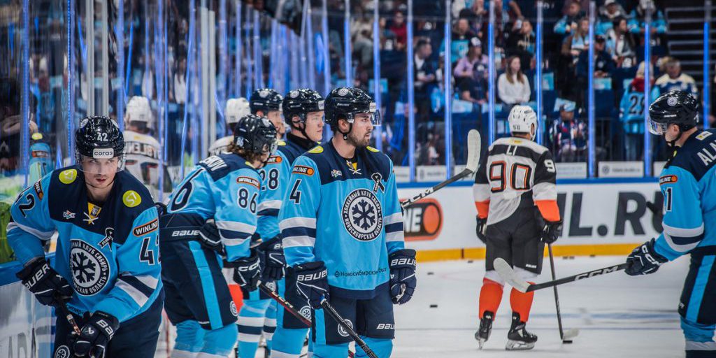 "ХК «Сибирь»: esordio nella KHL e sfida contro "Amur" alla Sibir Ice Arena di Novosibirsk"