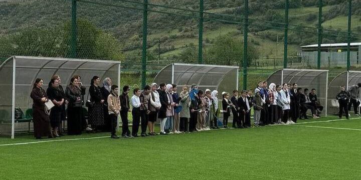 В селе Цинит Хивского района Дагестана открыли новое мини-футбольное поле