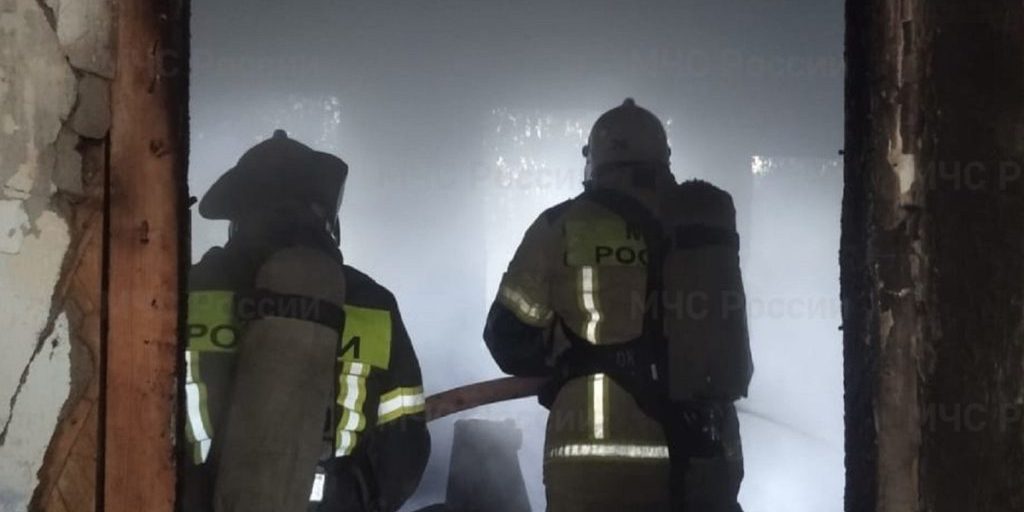 Неэксплуатируемое строение сгорело в селе Новоисетском