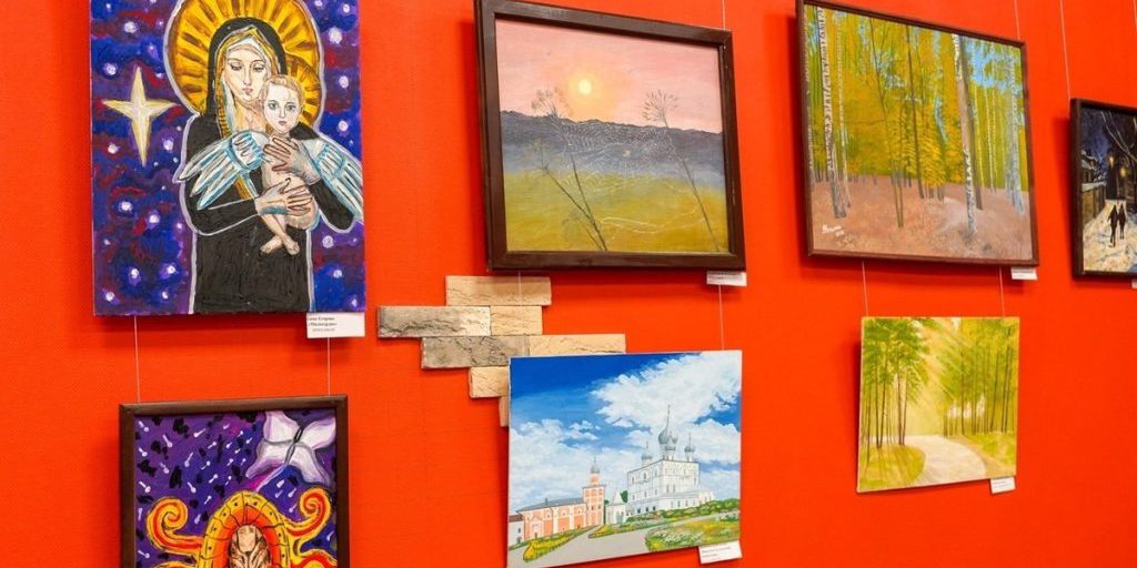 Новгородский центр психиатрии открыл выставку рисунков сотрудников и пациентов