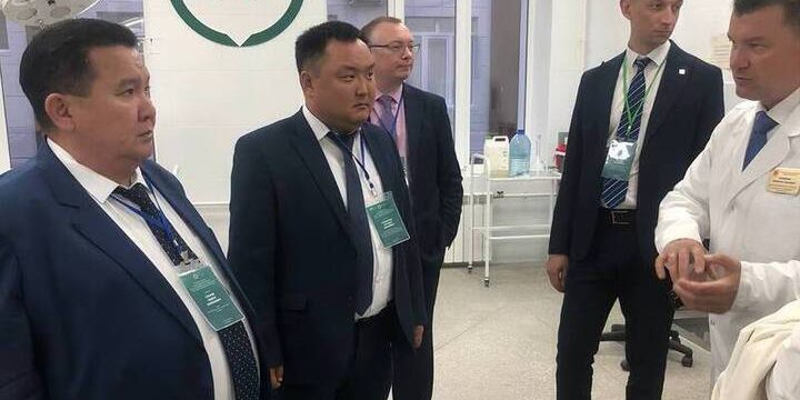 Rappresentanti della Calmucchia partecipano a importante forum nazionale per lo sviluppo dell'agricoltura e dell'istruzione