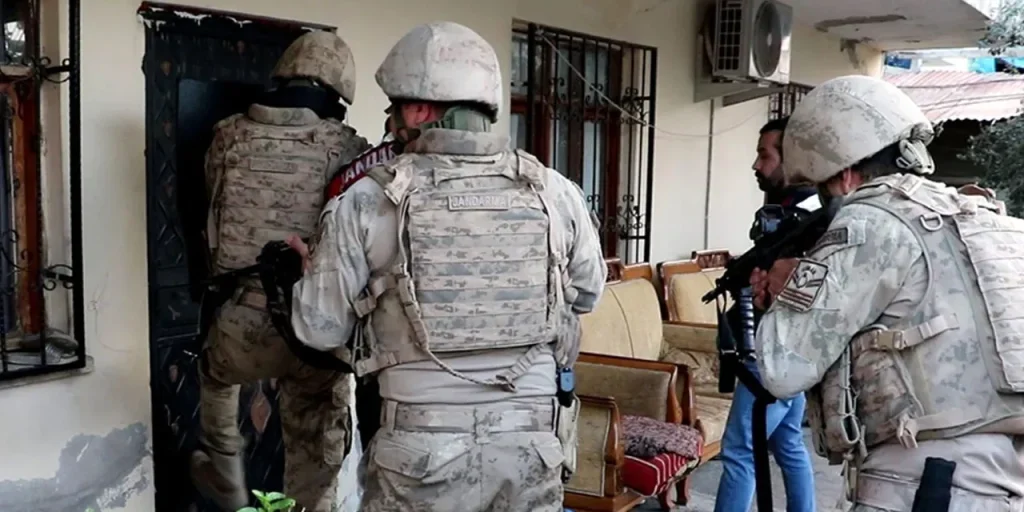 Arresti di 67 sospetti in sette province: 47 detenuti