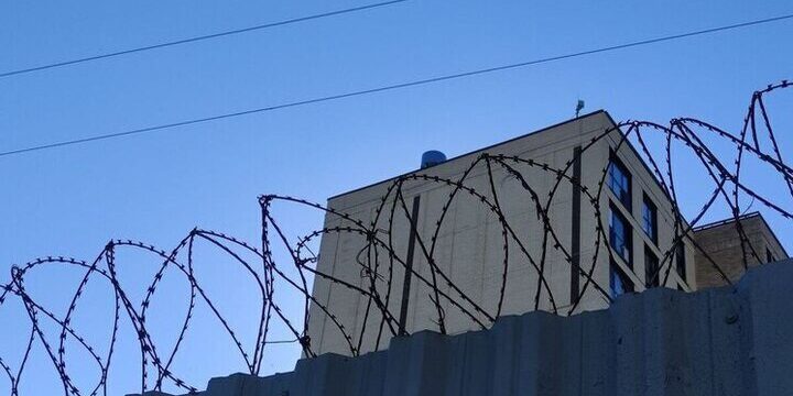 Arresto a Mosca di un cittadino uzbeco accusato di finanziamento del terrorismo: perquisizione e possibili conseguenze per la comunità uzbeca in Russia