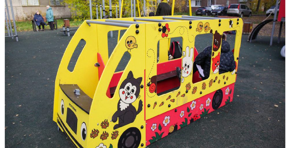 Čerepovec si rinnova: dieci nuove aree gioco per i bambini, un passo verso una città più vivibile e sana