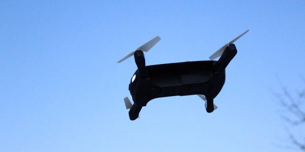 "Incursione di droni a Voronezh: le forze di difesa aerea pronte a proteggere il territorio"