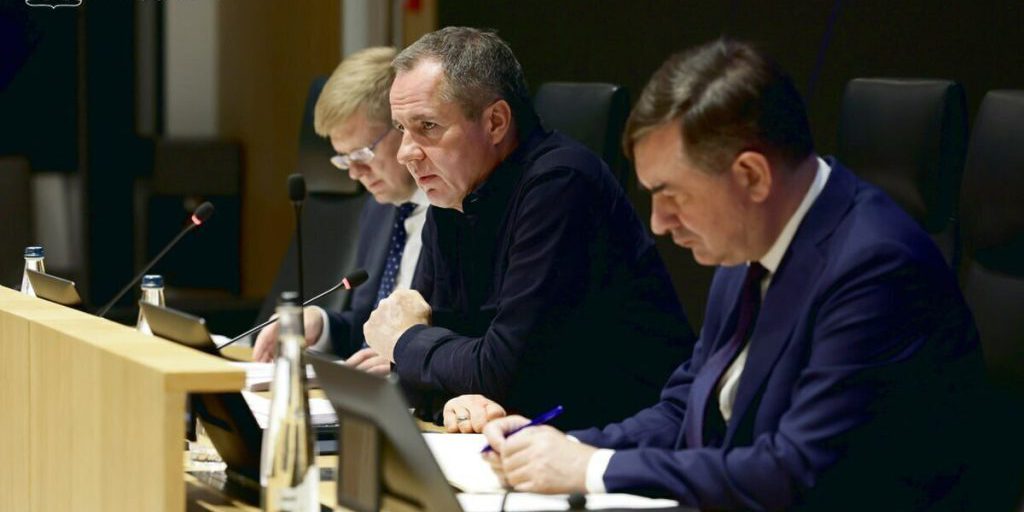 Гладков провел совещание по восстановлению и экономическому развитию региона