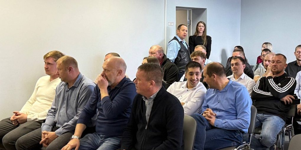 Тульских водителей скорой наградили перед профессиональным праздником