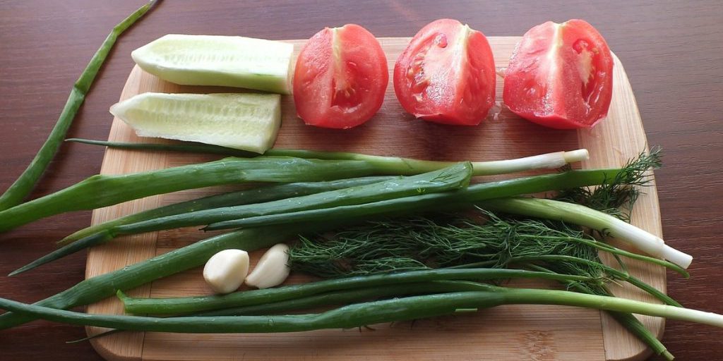 Названы три овоща, которые сильнее лекарств защищают организм от вреда сахара