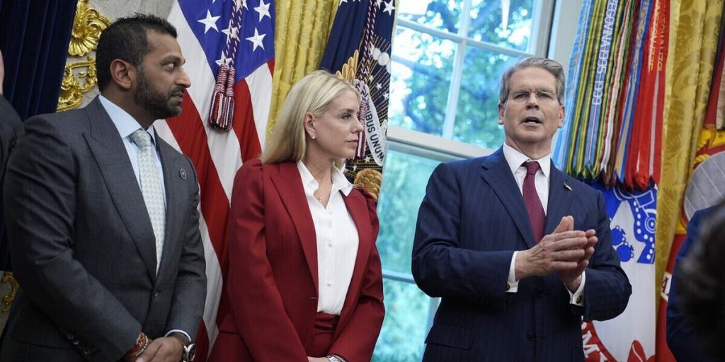 Sanzioni USA contro la Russia: il Ministro delle Finanze spiega le ragioni dell'escalation