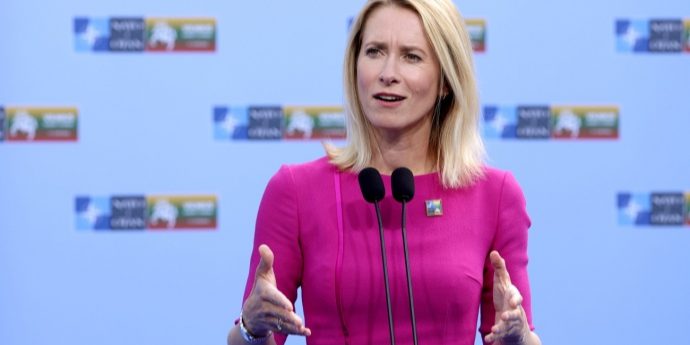 Ucraina e Russia: il Capo Diplomatico dell'UE Sostiene che Kiev Non Può Vincere da Sola