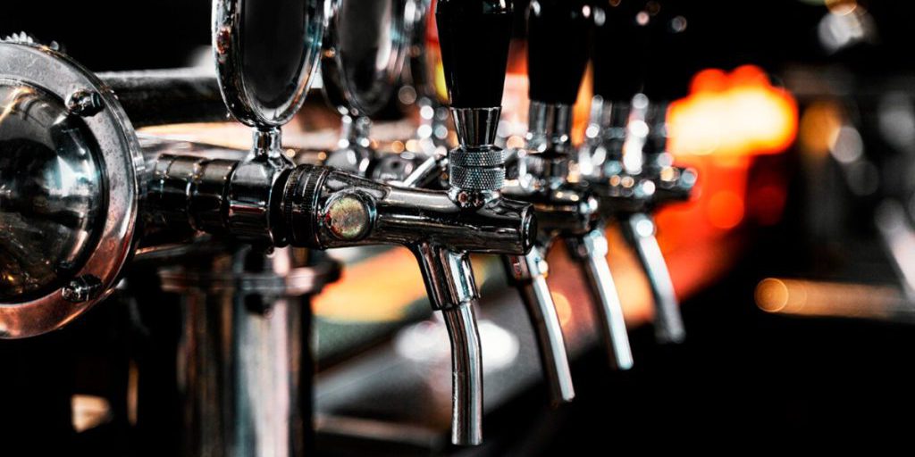 Два липецких предпринимателя попались на нелегальном алкоголе