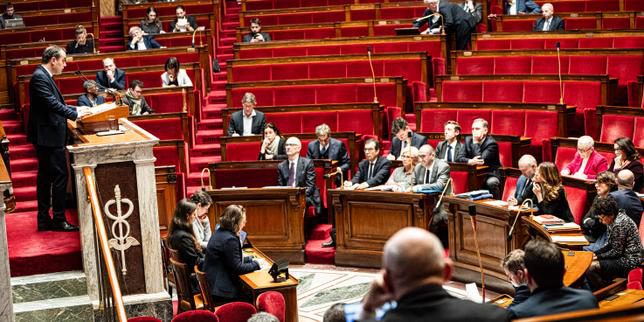 Il primo ministro francese evita mozioni di censura e avvia nuovo 49.3 per il bilancio