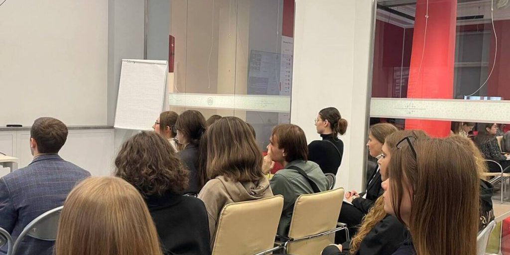 В Мурманской области пройдут мастер-классы и лекции для будущих мам