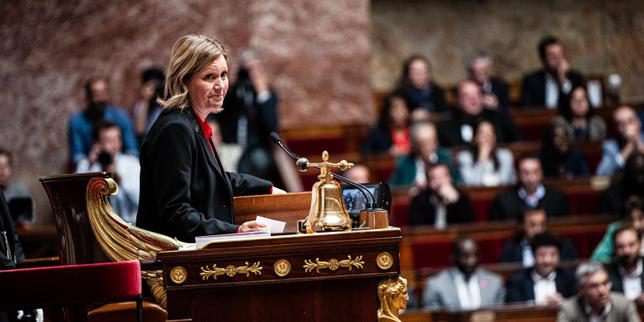 « On est dans une sorte de faux plat » : à l’Assemblée nationale, les députés se préparent à des législatives anticipées