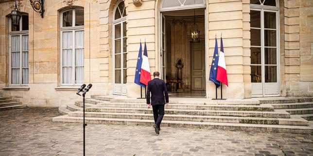 Après la démission de Sébastien Lecornu, Emmanuel Macron laisse planer la menace de dissolution pour forcer LR et le PS à transiger
