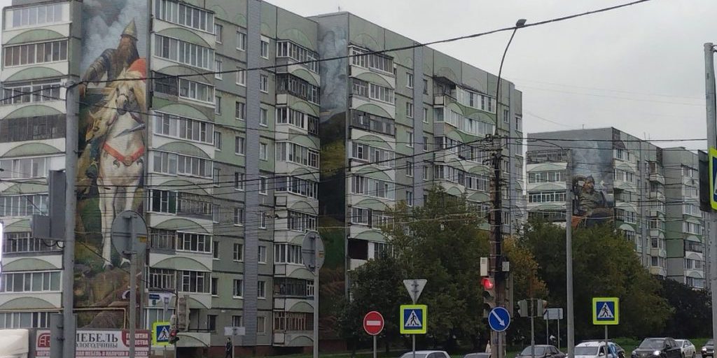 Restauro del Murale Tre Eroi a Vologda: Un Progetto di Conservazione e Valorizzazione del Patrimonio Culturale Russo