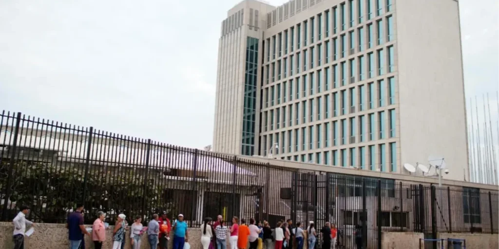 USA sospende visti per cittadini di 75 paesi per motivi di assistenza pubblica