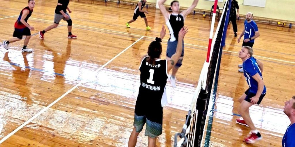 Групповой этап турнира по волейболу прошел в Серпухове