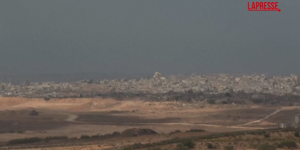 Le immagini della distruzione di Gaza visibile dal sud di Israele
