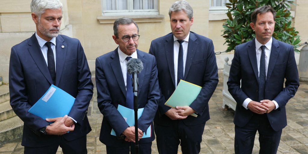 "La sfida della destra francese: coesione e leadership in discussione"