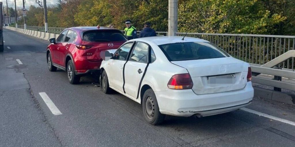 Incidente stradale a Tver: una donna coinvolta, preoccupazioni sulla sicurezza stradale in Russia