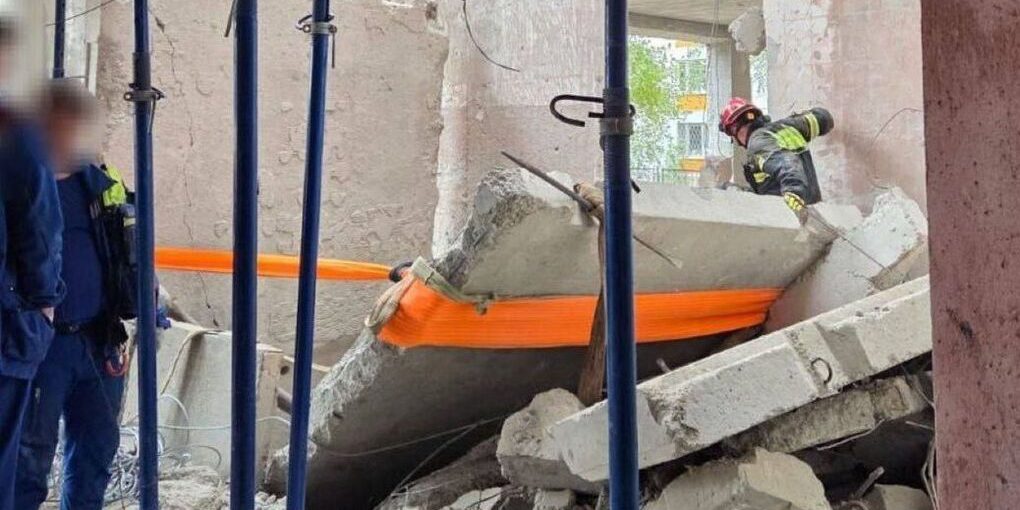 Crollo di un edificio scolastico a Mosca: indagine in corso e preoccupazioni per la sicurezza degli studenti