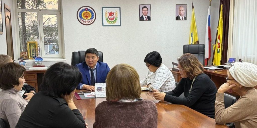 В Калмыкии обсудили дизайн проекта сквера Победы