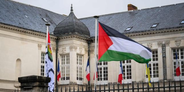 Le drapeau palestinien hissé sur les mairies de 21 villes, malgré la mise en garde du ministère de l’intérieur