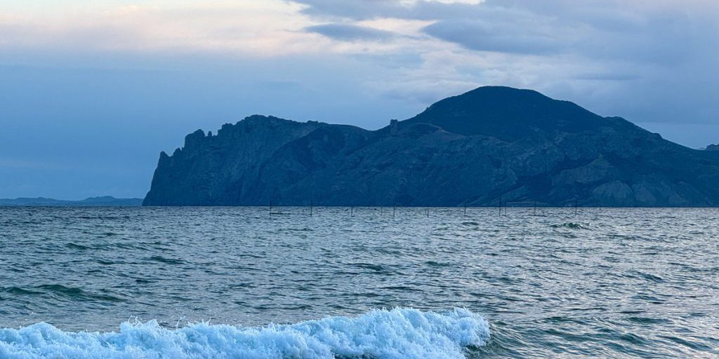 Avvistamento di parte di razzo ucraino nel Mar Nero solleva preoccupazioni per la sicurezza e l'ambiente marino