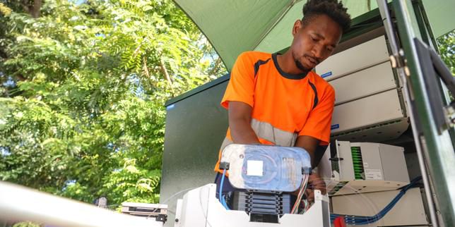 Ciclone Chido a Mayotte: danni alle infrastrutture di telecomunicazioni e conflitto tra operatori sul dispiegamento della fibra ottica