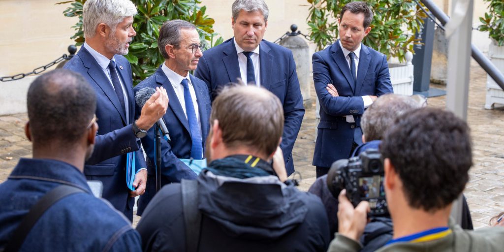 Fiscalité, sécurité, immigration : Les Républicains fixent leurs conditions à Sébastien Lecornu
