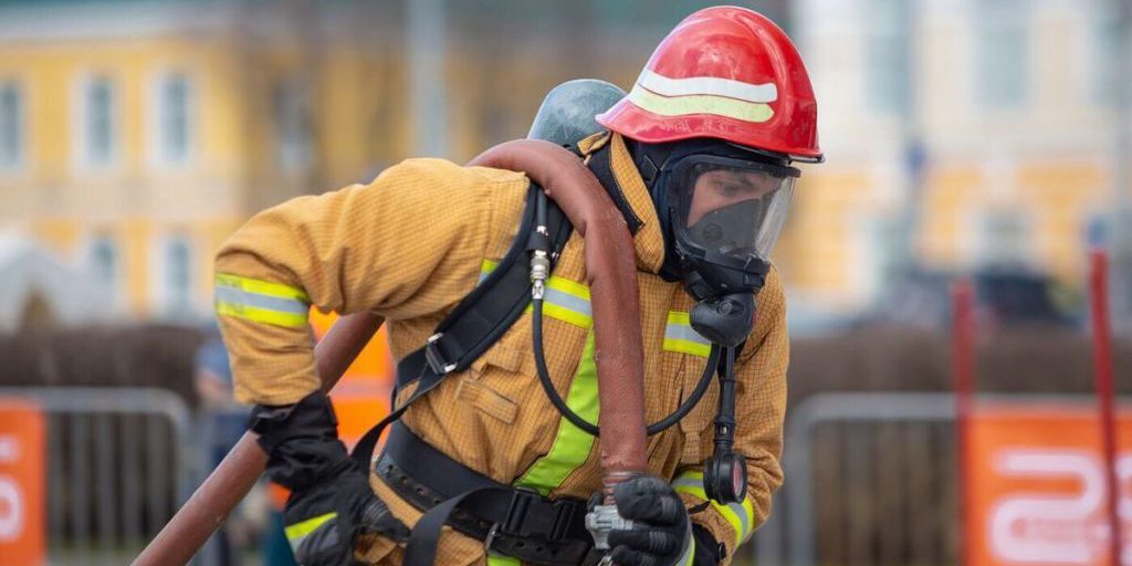 На окраине Петрозаводска полностью сгорела летняя кухня