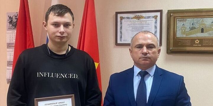 Un orfano del distretto di Kromskij riceve una casa gratuita nella regione di Orël grazie all'impegno delle autorità locali per migliorare le condizioni di vita dei più vulnerabili