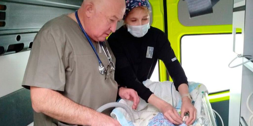 Neonato di Lipetsk diagnosticato con spina bifida: una sfida per la famiglia e un'impegno per la ricerca di cure efficaci