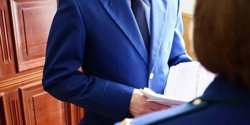 Casa abbandonata a Kologriv diventa un pericolo pubblico: la procura richiede limitazioni all'accesso per garantire la sicurezza degli abitanti